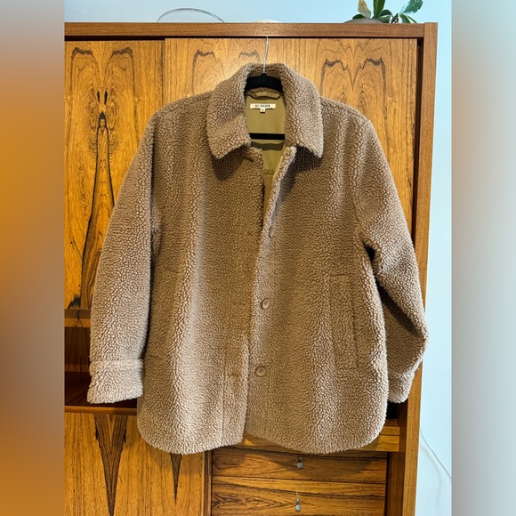 Ali Golden Shearling shacket - Picture 2 of 7